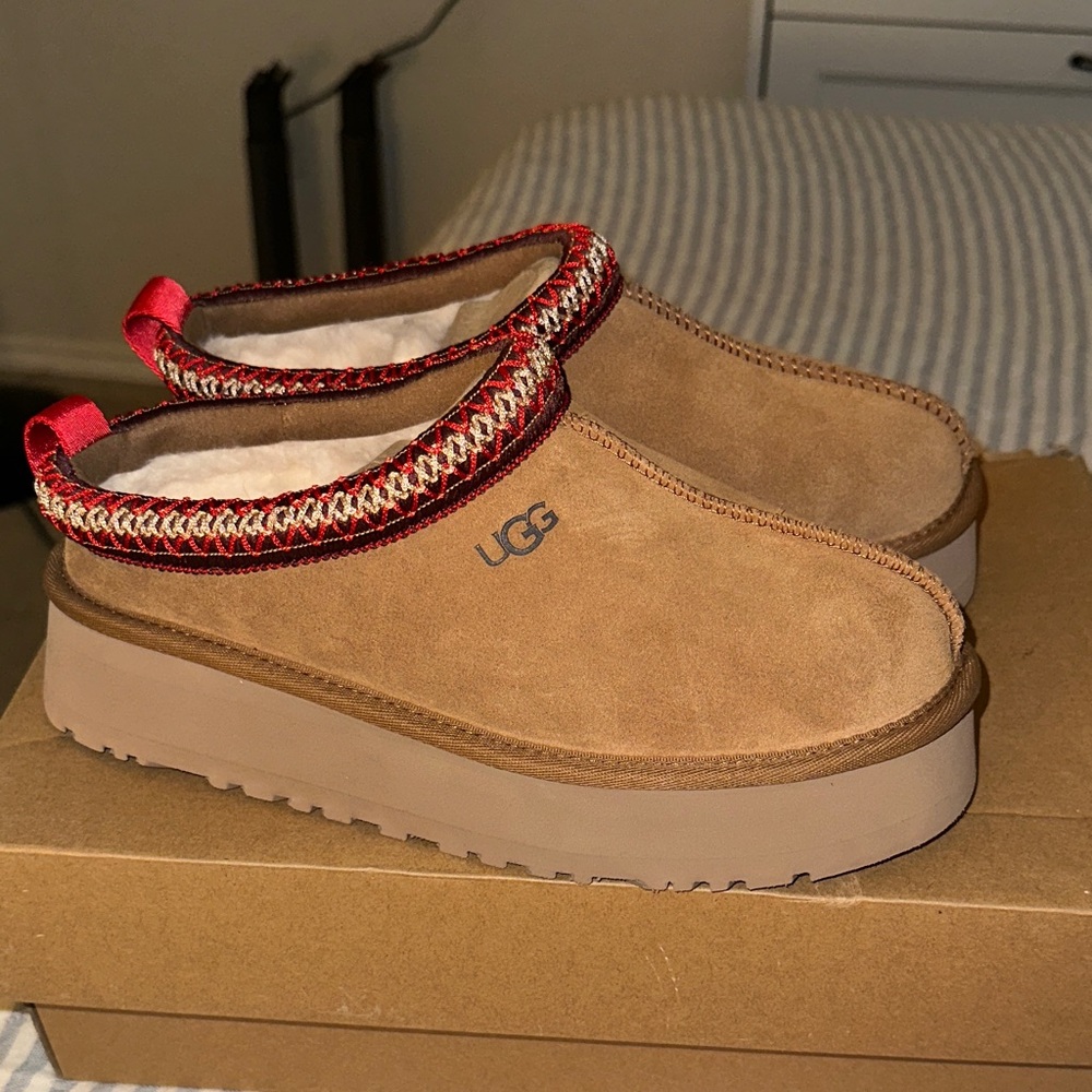 UGG Tasman Slipper Platform (NEW!)